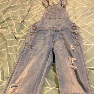 American Eagle Tomgirl distressed overalls size XS. Washed never worn.